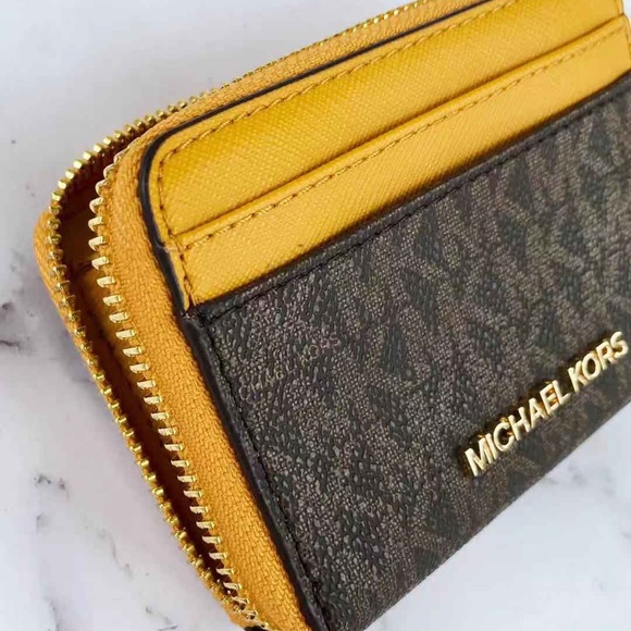 NWT Michael Kors Cardholder/Wallet - Picture 5 of 7